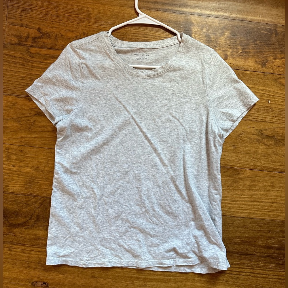 Large Banana republic t shirt!